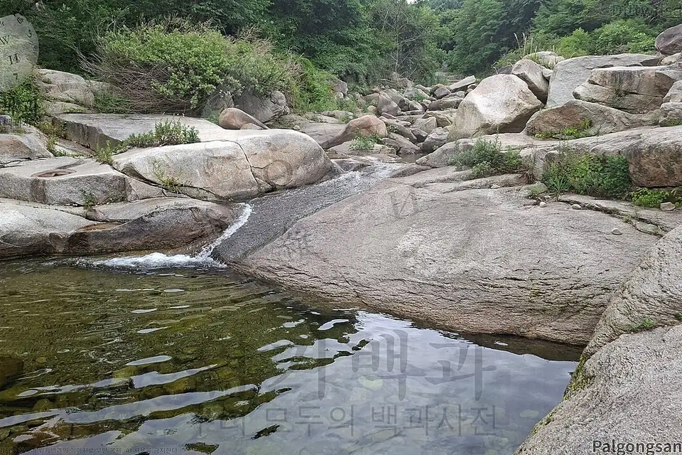 軍威郡で見る군위 삼존석굴の実写