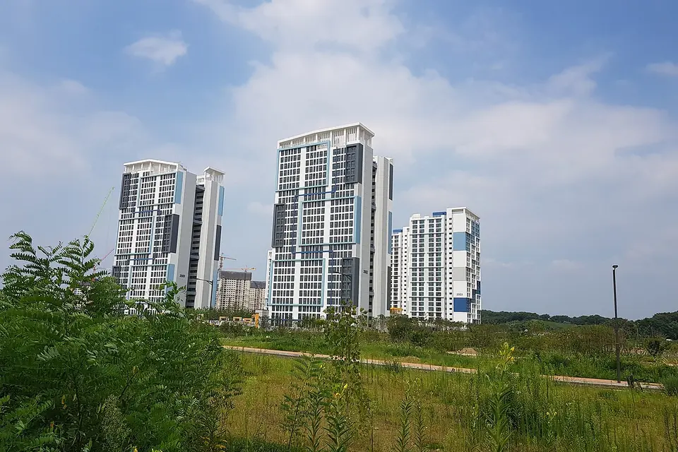 黔丹区で見るGeomdan Newtownの実写