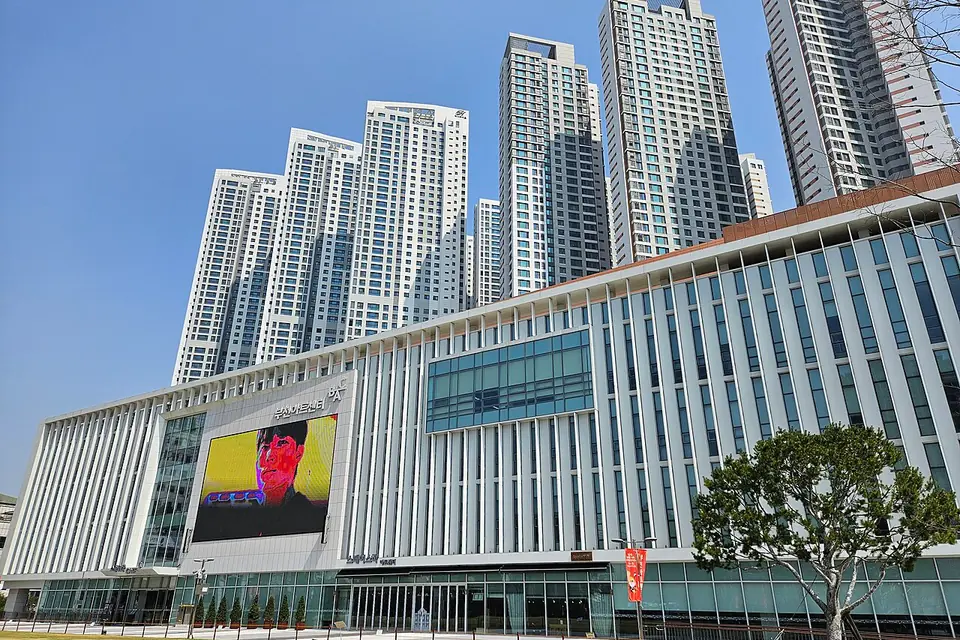 富川市で見るBucheonartcenterの実写