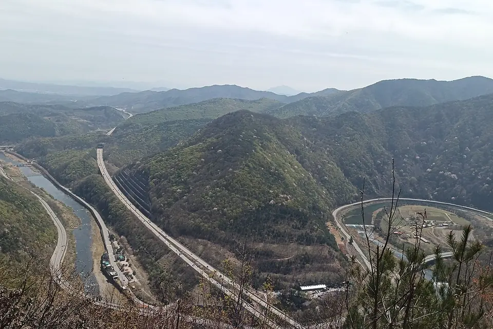 聞慶市で見るMG-HG-Mtの実写