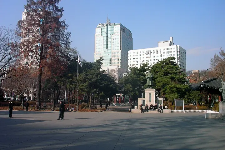 タプコル公園（탑골공원）を写した実写真